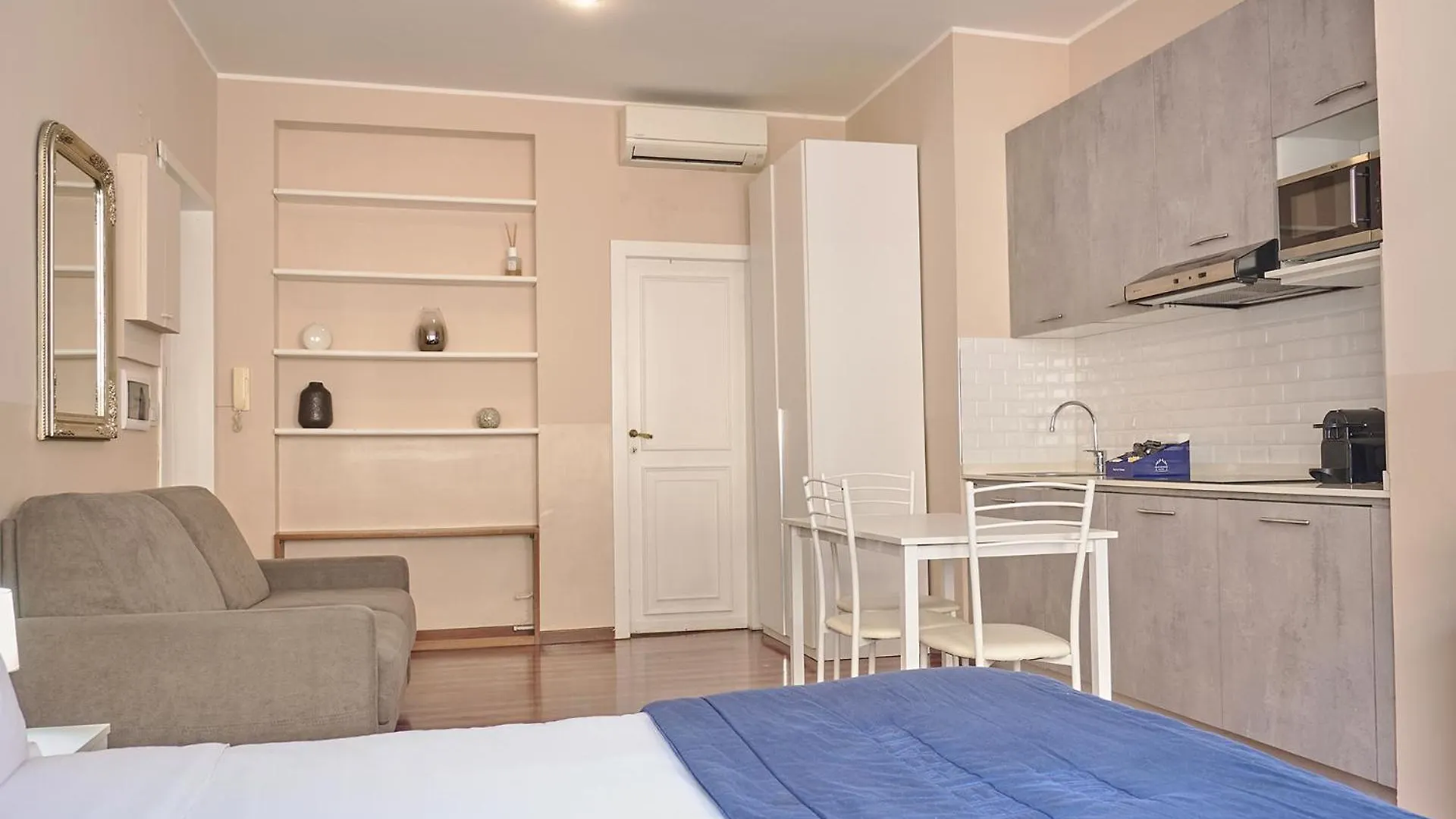Milan Retreats Duomo Suites شقة