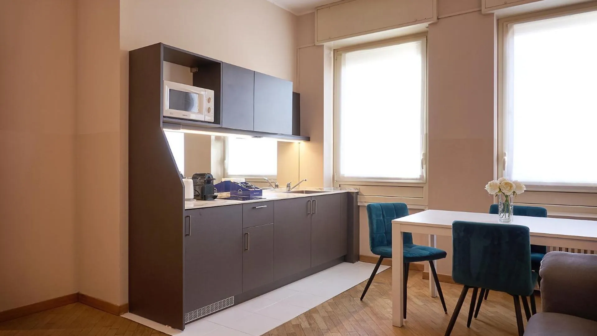 Milan Retreats Duomo Suites شقة
