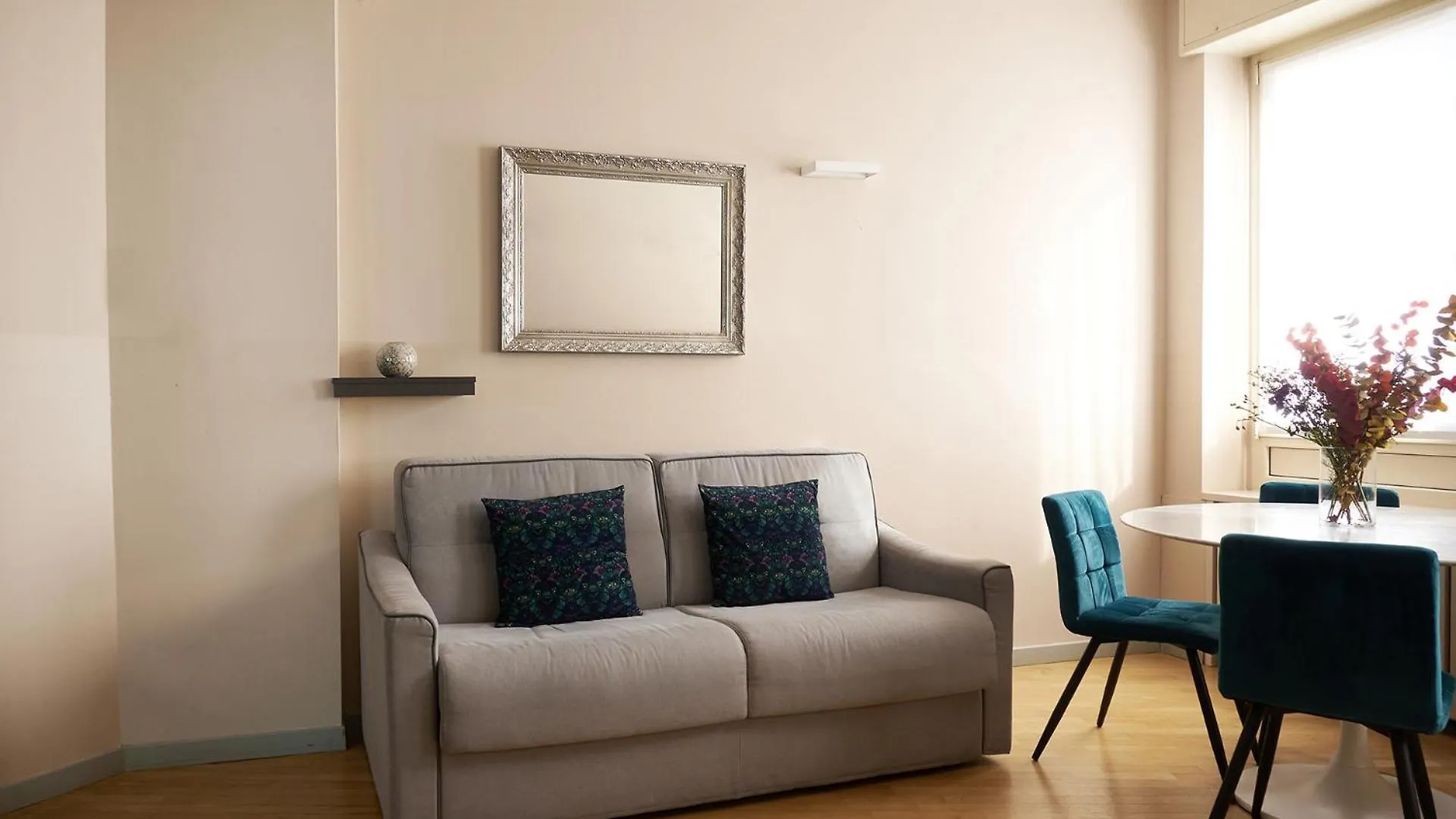 Milan Retreats Duomo Suites شقة
