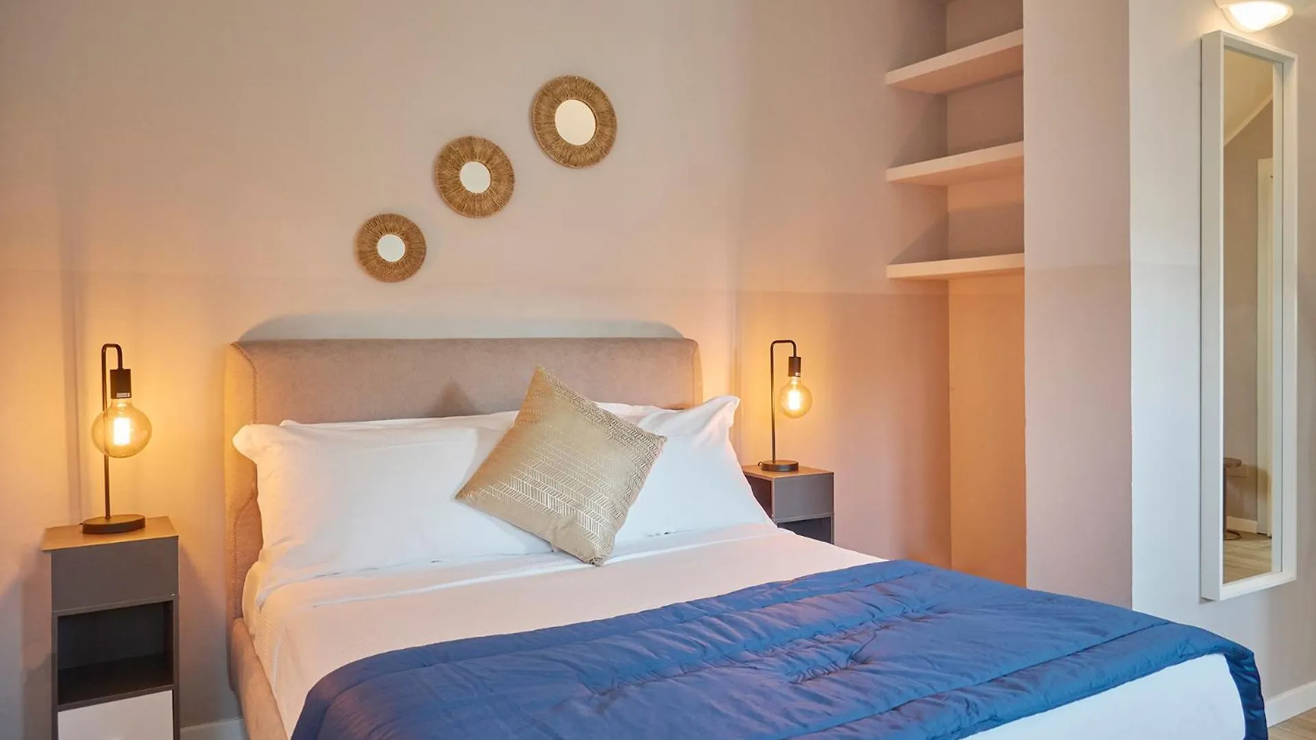 Milan Retreats Duomo Suites شقة